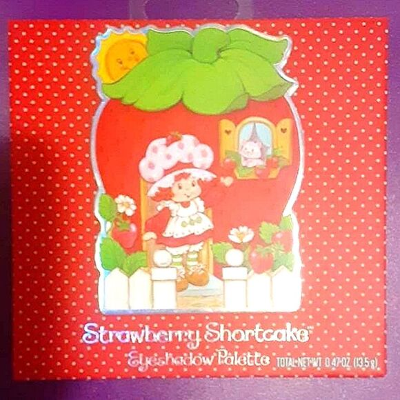 New Strawberry Shortcake Eyeshadow Pallette - Picture 1 of 2